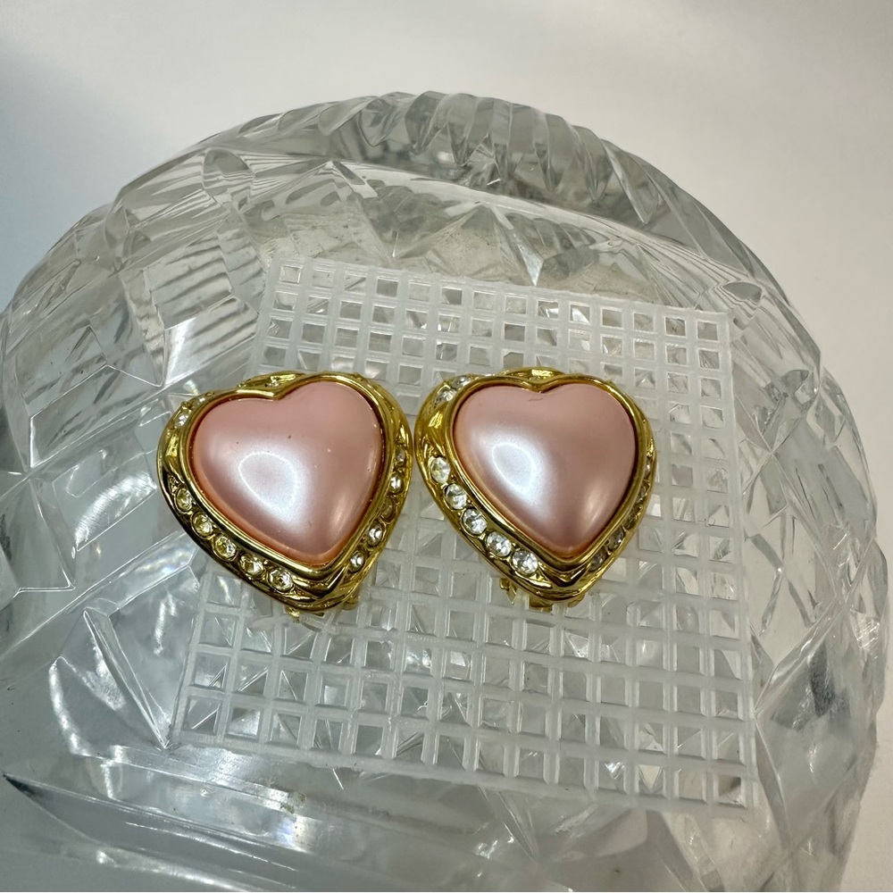 1” Vintage Joan Rivers Pink Heart w Rhinestone Border Cocktail Clip On Earrings - Picture 4 of 5